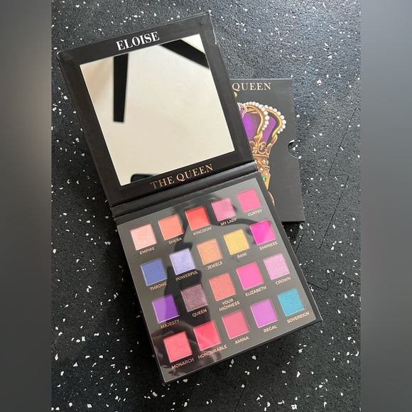 ELOISE | The Queen Eyeshadow Palette - Picture 4 of 6